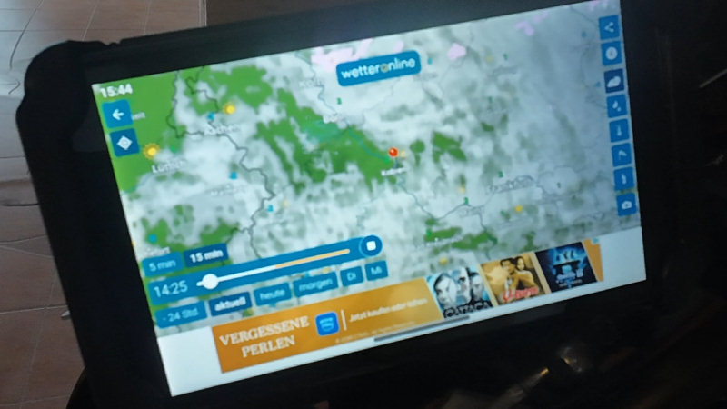 Tablet mit Wetter-App
