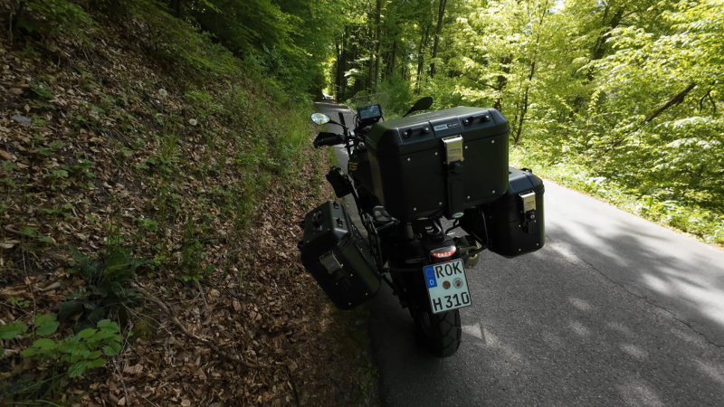 Schräg hängender Motorrad-Seitenkoffer Givi Dolomiti