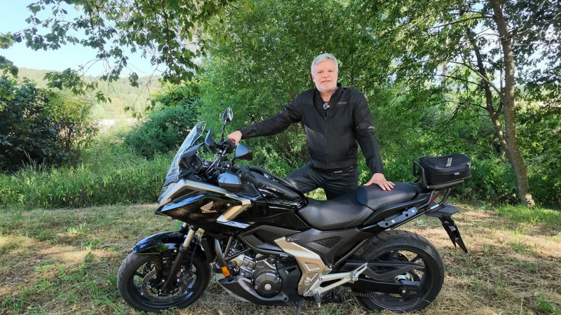 Die Honda NC750x und ich beim Intro