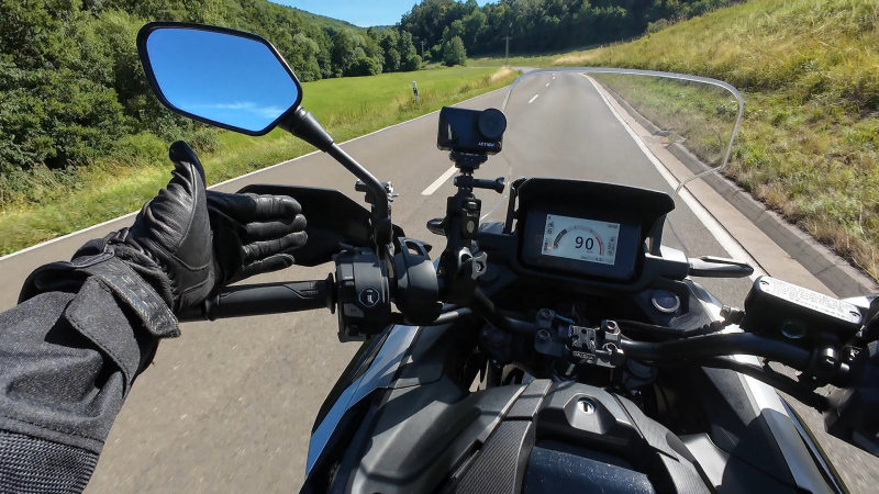 Die Honda hat dank DCT keinen Kupplungshebel