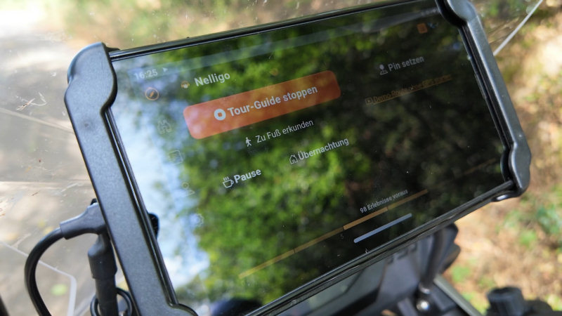 Reiseführer Nelligo installiert auf einem Tablet