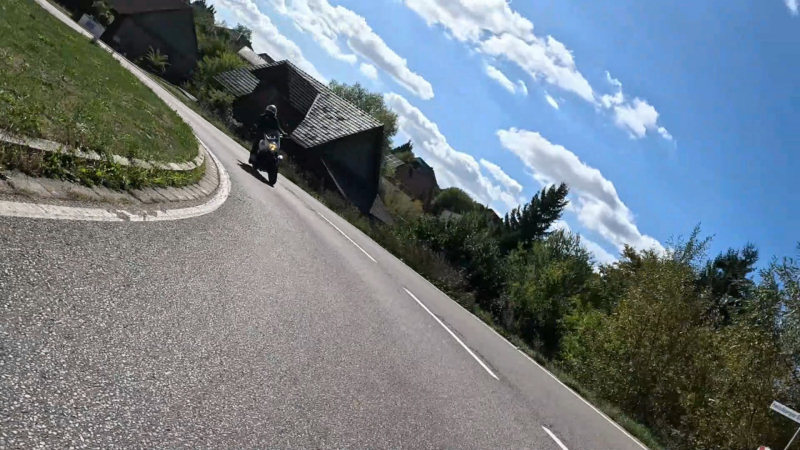 Vermittlungsvorschlag zwischen Anwohnern und Motorradfahrern